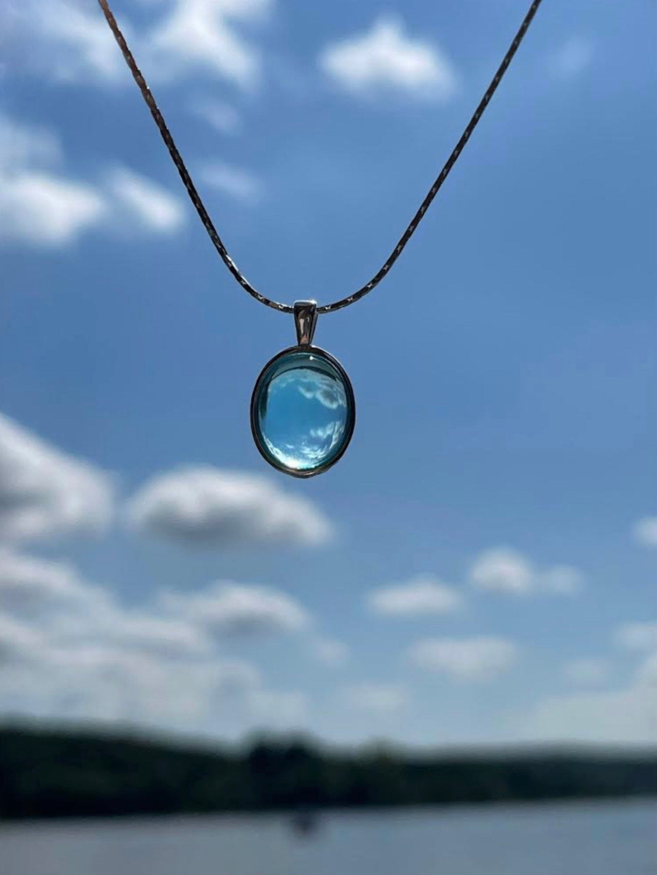 Blaue Edelstein-Halskette